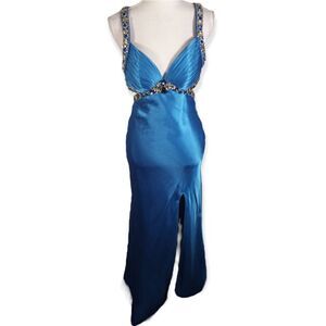WORLDWIDE GOWN BLUE BEADED GOWN W/TRAIN EUC